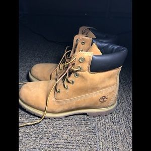 Women’s Timberlands Size 10